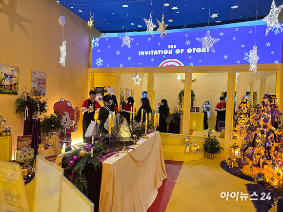 18일 오전 방문한 관람객들로 북적이는 '컬리 푸드페스타 2025' [사진=박은경 기자]