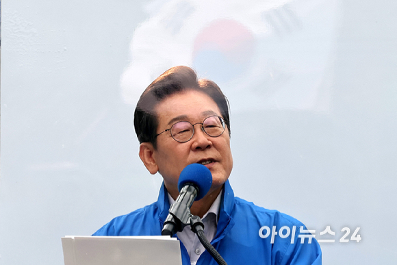 이재명 더불어민주당 대선 후보가 28일 오후 서울 광진구 어린이대공원 앞에서 유세하고 있다. [사진=곽영래 기자]