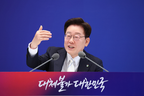 이재명 대통령이 8일 청와대 영빈관에서 열린 취임 1주년 기자회견에서 발언하고 있다. 2026.6.8 [사진=연합뉴스]