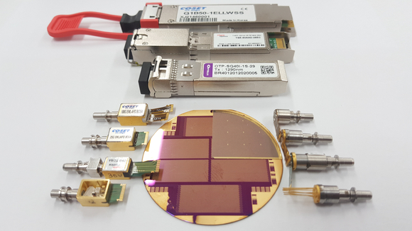 ETRI 연구진이 중소기업과 함께 개발한 5G 네트워크용 광통신 핵심 부품 [사진=ETRI]