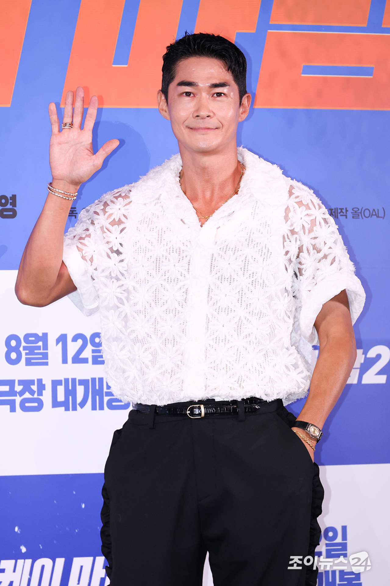 배우 배정남이 27일 오후 서울 용산구 CGV 용산아이파크몰점에서 진행된 영화 '오케이 마담2'(감독 이철하) 언론시사회에 참석해 포즈를 취하고 있다. [사진=문수지 기자]