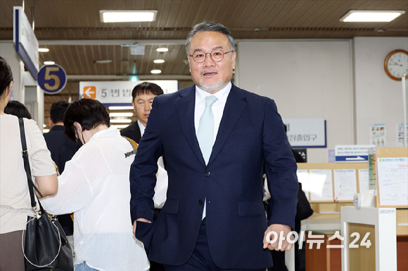 이일준 삼부토건 회장이 14일 오전 서울 서초구 서울중앙지방법원에서 열린 '주가 조작 혐의' 공판에 출석하고 있다. [사진=사진공동취재단 ]