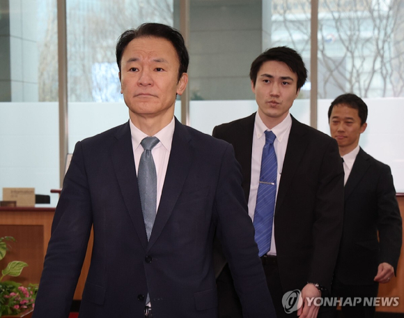 일본 시마네현이 '다케시마의 날' 행사를 강행하기로 한 것 등과 관련해 마쓰오 히로타카 주한일본대사관 총괄공사가 22일 서울 종로구 외교부 청사로 초치되고 있다. [사진=연합뉴스]