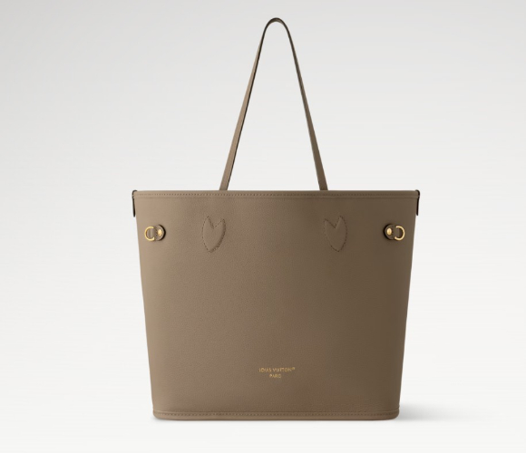 로엠 명동 매장 초입 마케팅에 걸린 모카무스 컬러의 의류. [사진=박은경 기자]