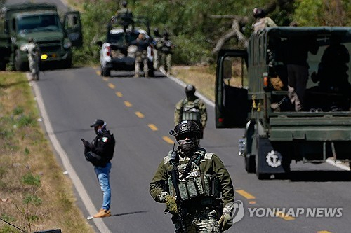 마약 카르텔 조직 검거에 나선 멕시코군. [사진=연합뉴스]