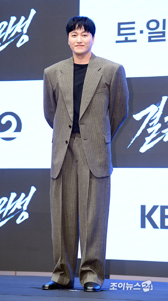 배우 김대명이 1일 오후 서울 구로구 신도림동 더세인트에서 열린 KBS 2TV 새 토일 미니시리즈 '결혼의 완성' 제작발표회에 참석하고 있다. [사진=정소희 기자]