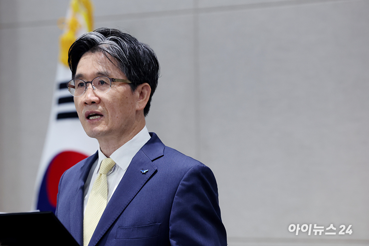 오동운 고위공직자범죄수사처장이 24일 서울 여의도 국회 법제사법위원회에서 열린 공수처에 대한 국정감사에서 업무보고를 하고 있다. [사진=곽영래 기자]