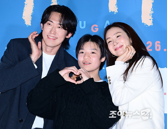 배우 민진웅-고동하-최지우가 18일 오전 서울 용산구 CGV 용산아이파크몰에서 열린 영화 '슈가'(감독 최신춘) 제작보고회에 참석하고 있다. [사진=정소희 기자]