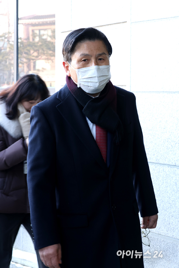 황교안 전 국무총리가 11일 오전 서울 종로구 헌법재판소에서 열린 윤석열 대통령 탄핵 심판 7차 변론기일에 윤 대통령 변호인단으로 참석하고 있다. [사진=사진공동취재단]