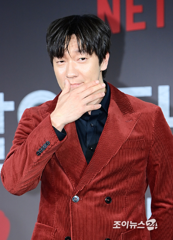 배우 손석구가 1일 오전 서울 용산구 몬드리안 서울 이태원에서 열린 넷플릭스 시리즈 '살인자ㅇ난감' 제작발표회에 참석하고 있다. [사진=정소희 기자]