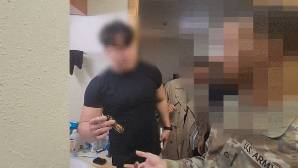 경찰이 미국에서 마약을 밀반입한 일당으로부터 압수한 매매수익금과 마약류를 담은 용기 등 증거물품 모습. [사진=경기남부경찰청]