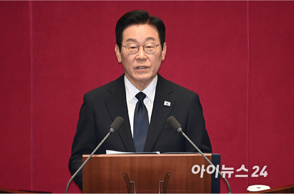 이재명 대통령이 4일 오전 국회에서 2026년도 예산안에 대한 시정연설을 하고 있다. [사진=곽영래 기자]