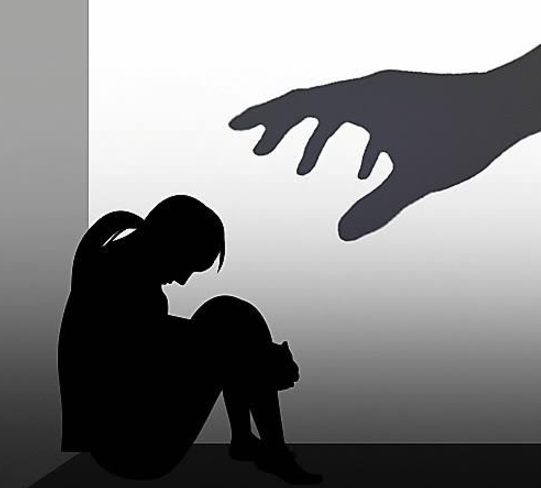 의붓자식에게 13년 간 2천여 회 성폭력을 저지르고, 그 충격으로 부인까지 숨지게 한 의붓아버지가 위자료 3억원을 지급하라고 선고받았다. 사진은 본 기사 내용과 무관. [사진=연합뉴스]
