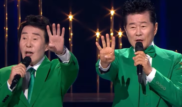 가수 송대관 씨가 별세했다는 소식을 듣고 '라이벌'이자 '절친' 태진아가 그를 추모했다. [사진=KBS]