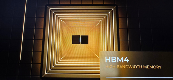 22일 서울 강남구 코엑스에서 개막한 반도체대전(SEDEX)의 SK하이닉스 전시관에 마련된 HBM4 전시공간. [사진=박지은 기자]