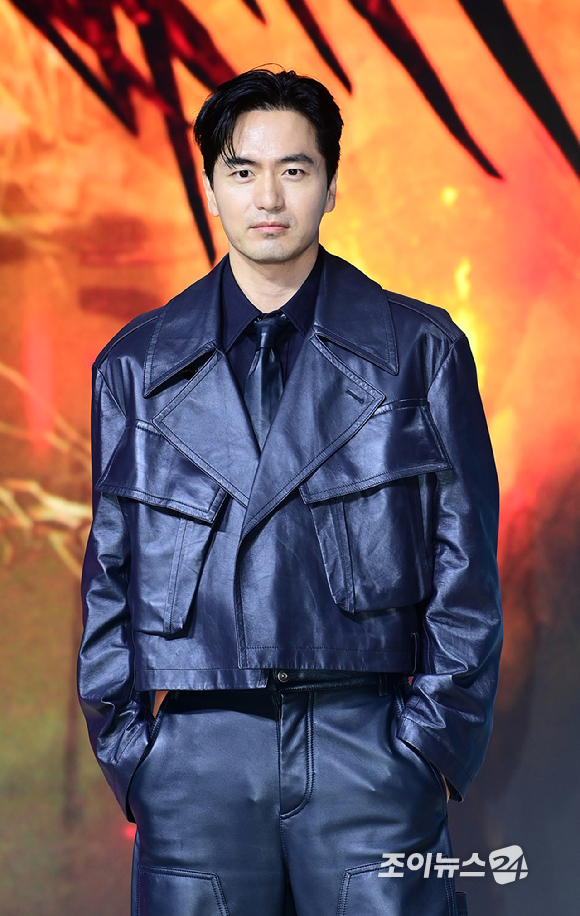 배우 이진욱이 17일 오전 서울 종로구 JW 메리어트 동대문에서 열린 넷플릭스 오리지널 시리즈 '스위트홈 시즌3' 제작발표회에 참석하고 있다. [사진=정소희 기자]