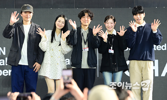 배우 이이경이 9일 부산 해운대구 영화의전당에서 열린 제31회 부산국제영화제 '세대유감' 오픈토크에 참석하고 있다. [사진=정소희 기자]