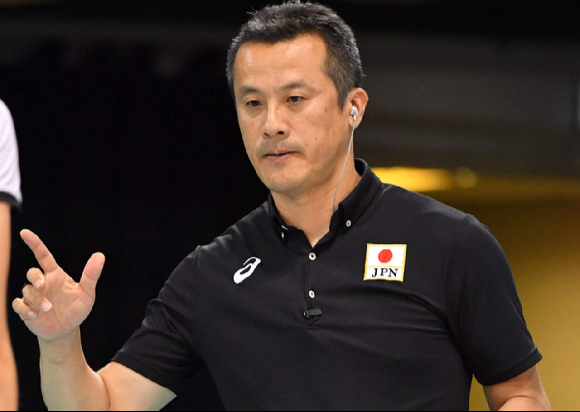 나카가이치 유이치 일본남자배구대표팀 감독이 자리에서 물러난다. 일본배구협회(JVA)는 나카가이치 감독이 사임 의사를 밝혔고 이를 받아들인다고 발표했다. [사진=국제배구연맹(FIVB)]