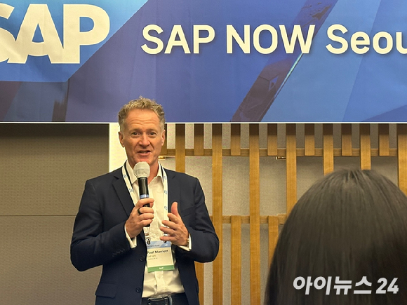 폴 매리엇 SAP 아시아태평양지역(APJ) 회장은 4일 서울 강남구 그랜드 인터컨티넨탈 서울 파르나스에서 열린 'SAP NOW Seoul 2023' 기자간담회에서 발표하고 있다. [사진=박진영 기자]