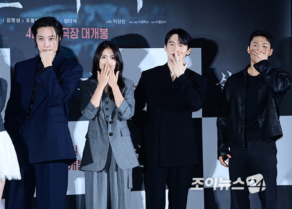 배우 이종원-김혜윤-김준한이 4일 오전 서울 용산 CGV 아이파크몰에서 열린 영화 '살목지'(감독 이상민) 제작보고회에 참석하고 있다. [사진=정소희 기자]