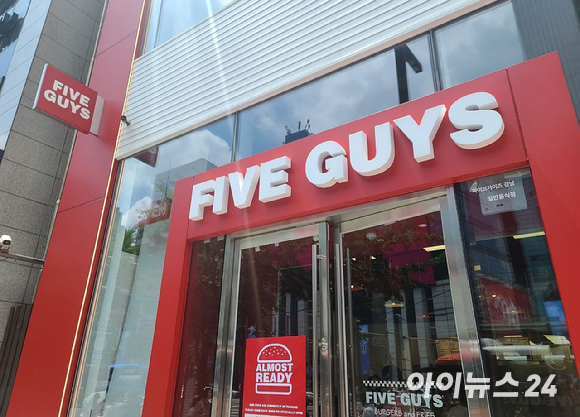 오는 26일 파이브가이즈의 한국 첫 매장인 강남이 문을 연다. [사진=김성화 기자]