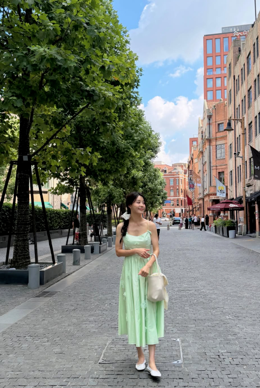 한지혜, 상하이 여행룩 보니...민트색 원피스 입고 청순미 폭발