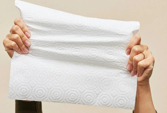 물티슈로 식탁을 닦을 경우 세정제 등 계면활성제 성분이 인체에 유입될 수 있어 주의가 필요하다는 전문가 경고가 나왔다. 사진은 본 기사 내용과 무관. [사진=픽사베이]