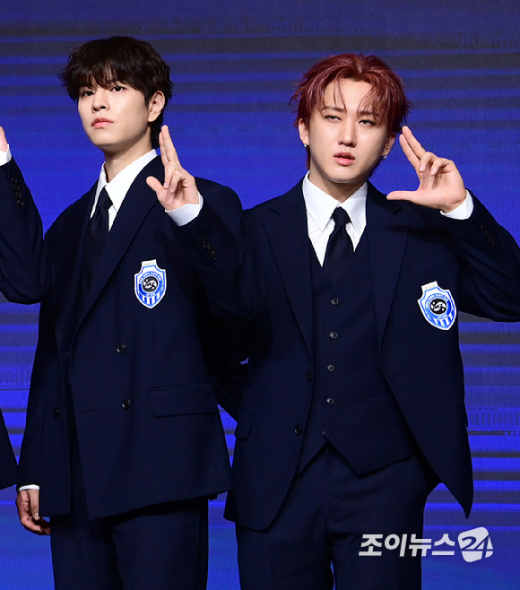 그룹 스트레이키즈가&nbsp;22일 오전 서울 영등포구 여의도 콘래드호텔에서 열린&nbsp;스트레이키즈(Stray Kids) 정규 4집 '카르마' 발매 기념 기자간담회에서 포즈를 취하고 있다. [사진=정소희 기자]