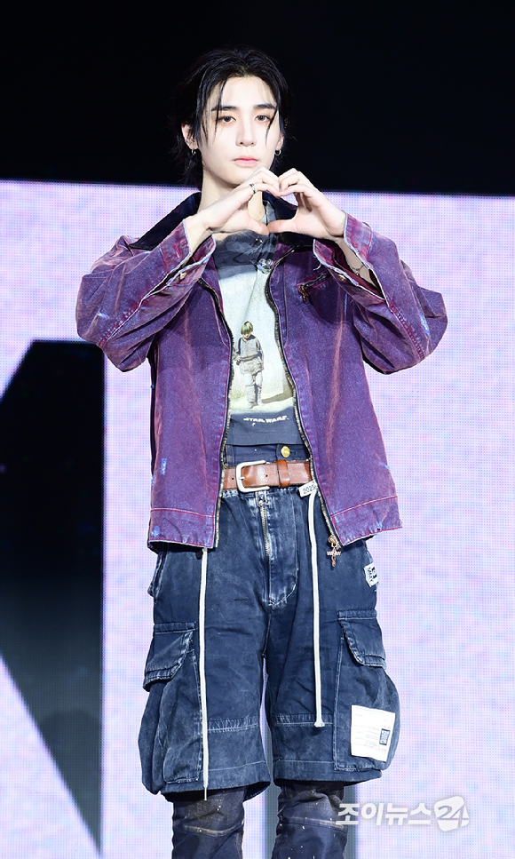 그룹 보이넥스트도어 이한이 20일 오후 서울 강서구 KBS아레나에서 열린 보이넥스트도어(BOYNEXTDOOR) 새 앨범 '디 액션'(The Action) 쇼케이스에 참석하고 있다. [사진=정소희 기자]