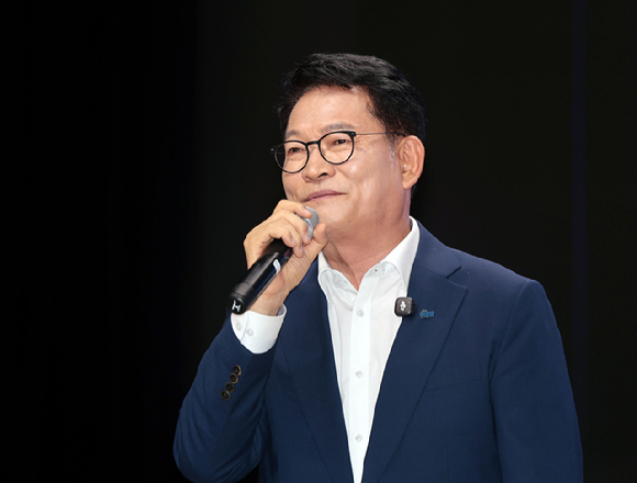 송영길 더불어민주당 당 대표 후보가 10일 전주 치명자산 성지 평화의전당에서 열린 '전북 필승 결의대회'에서 발언하고 있다. [사진=연합뉴스]
