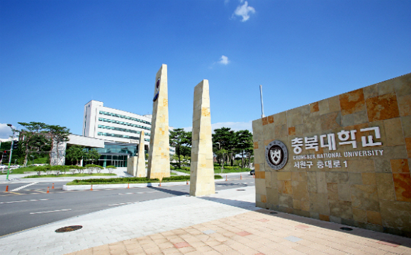 윤현위 충북대 지리교육과 교수는 인천과 청주 등의 지역 문제를 20년간 연구해 온 학자 중 하나다. 언론에도 기고를 통해 꾸준히 목소리를 내온 바 있는데, 그가 최근 연구하고 있는 주제 가운데 하나는 바로 '축소도시'다. [사진=아이뉴스24]