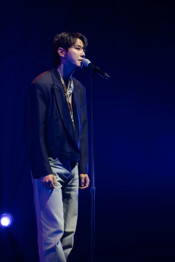 배우 이준영이 팬미팅 '신 바이 준영(Scene by JUNYOUNG)'을 통해 팬들을 만나고 있다. [사진=빌리언스]