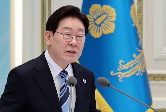 이재명 대통령이 17일 청와대 영빈관에서 열린 공공기관 및 유관기관 업무보고에서 발언하고 있다. 2026.4.17 [사진=연합뉴스]