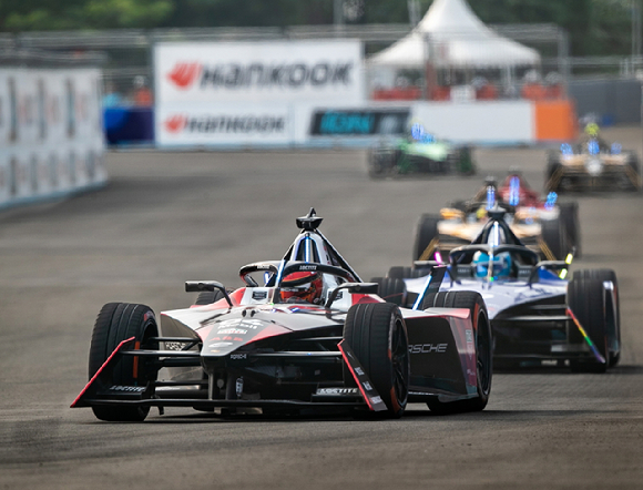 포뮬러 E '2023 굴라비트 자카르타 E-PRIX' 대회 현장 [사진=한국타이어앤테크놀로지]