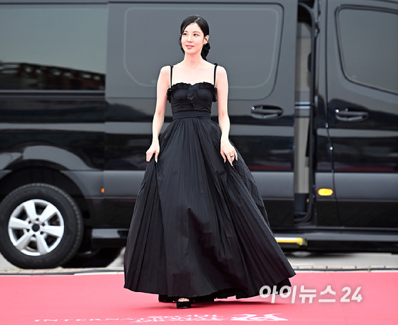 배우 서현이 2일 오후 서울 여의도 KBS홀에서 열린 '서울드라마어워즈 2025' 레드카펫 행사에 참석하고 있다. [사진=곽영래 기자]