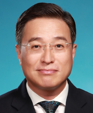 대검찰청 청사 앞에 검찰 깃발이 휘날리고 있다. [사진=최기철 기자]