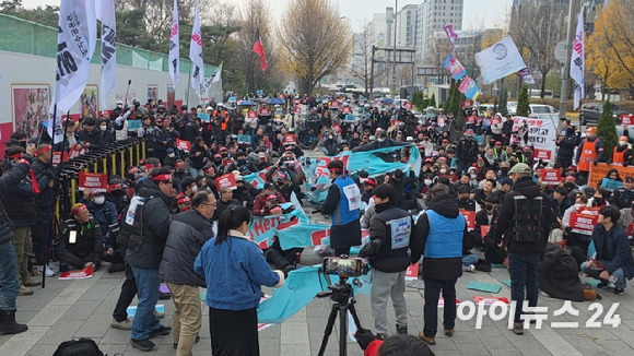 우아한청년들이 시범 운영 중인 라이더 앱 '로드러너'의 사전 스케줄 신청 기능을 미적용하기로 했다. [사진=우아한청년들]