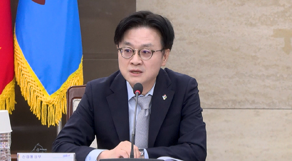 안규백 국방부 장관이 4일 진행된 '제12회 방위산업발전협의회'에서 발언하고 있다. [사진=산업부 제공]