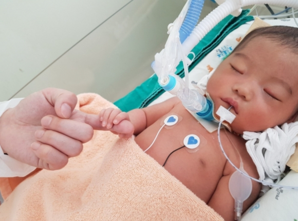 태어난 지 5일 만에 신생아실에서 머리를 다쳐 의식불명에 빠졌던 이른바 &lsquo;부산 아영이 사건&rsquo;의 피해 아동 정아영 양이 또래 4명에게 새 삶을 선물하고 하늘로 떠났다. [사진=한국장기조직기증원 제공]