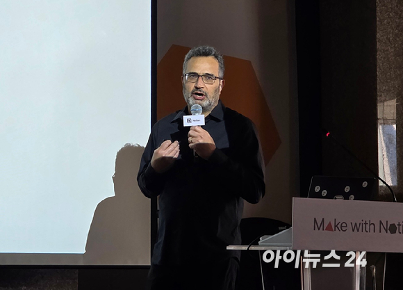 퍼지 코스로우샤히(Fuzzy Khosrowshahi) 최고기술책임자(CTO)가 노션 3.0의 주요특징을 설명하고 있다. [사진=구서윤 기자]