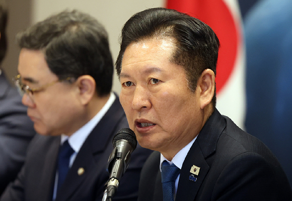 더불어민주당 정청래 대표가 18일 경남 진주시 MBC컨벤션진주 대연회장에서 열린 '현장최고위원 회의'에서 발언하고 있다. 2026.3.18 [사진=연합뉴스]