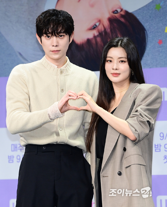 배우 김영대와 이선빈이 16일 오전 서울 상암동 MBC 사옥에서 진행된 MBC 새 금토드라마 '달까지 가자' 제작발표회에 참석하고 있다. [사진=정소희 기자]