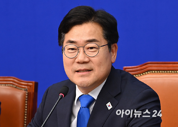 박찬대 더불어민주당 당대표 직무대행 겸 원내대표가 13일 오전 서울 여의도 국회에서 열린 최고위원회의에서 발언하고 있다. [사진=곽영래 기자]