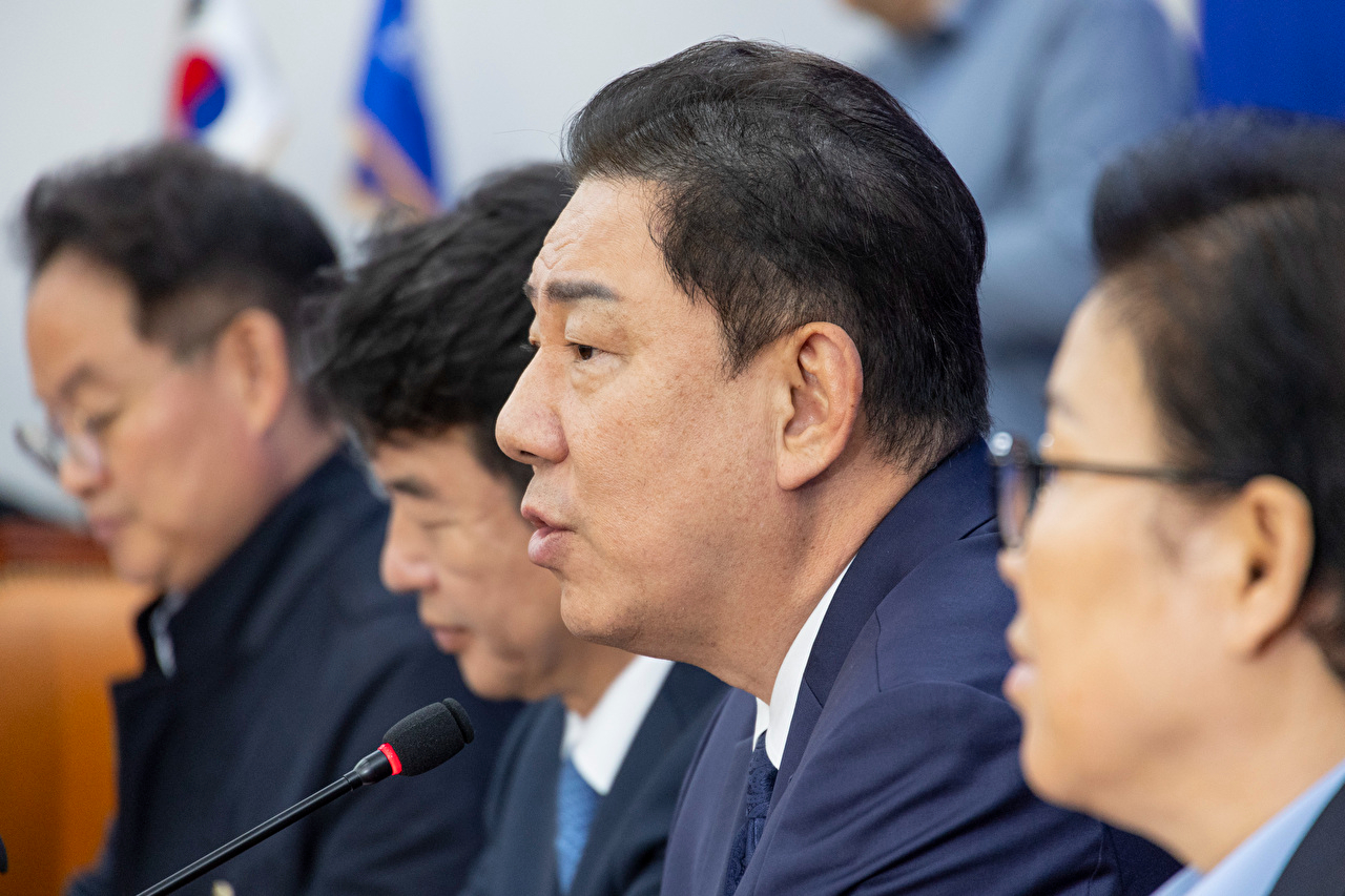 더불어민주당 김병기 원내대표가 16일 국회에서 열린 국정감사 대책회의에서 현안과 관련해 발언하고 있다. 2025.10.16 [사진=연합뉴스]
