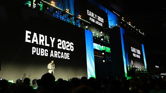 이강욱 크래프톤 AI 본부장이 30일 서울 삼성동 코엑스에서 열린 '지포스 게이머 페스티벌'에서 엔비디아와 공동 개발한 인공지능(AI) 캐릭터 기술 '펍지 앨라이(PUBG Ally)'를 소개하고 있다. [사진=크래프톤]