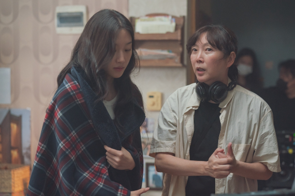 '만약에 우리' 문가영과 김도영 감독 [사진=쇼박스]