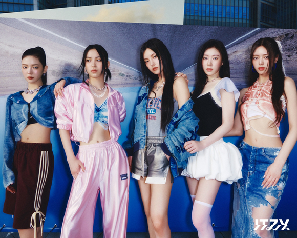 ITZY 단체 콘셉트 포토 [사진=JYP엔터테인먼트]