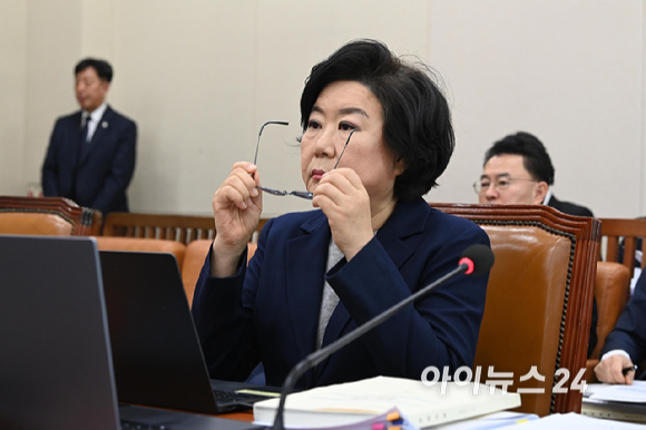 이혜훈 기획예산처 장관 후보자가 23일 오전 서울 여의도 국회 재정경제기획위원회에서 열린 인사청문회에 참석해 있다. [사진=곽영래 기자]