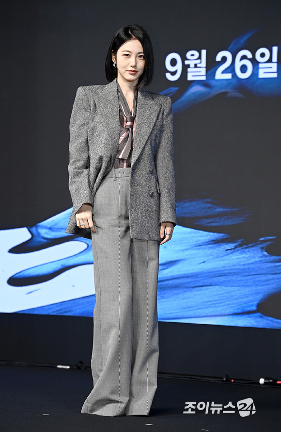 배우 신예은이 23일 서울 논현동 엘리에나 호텔에서 진행된 디즈니+ 오리지널 시리즈 '탁류' 제작발표회에서 포토타임을 갖고 있다. [사진=곽영래 기자]
