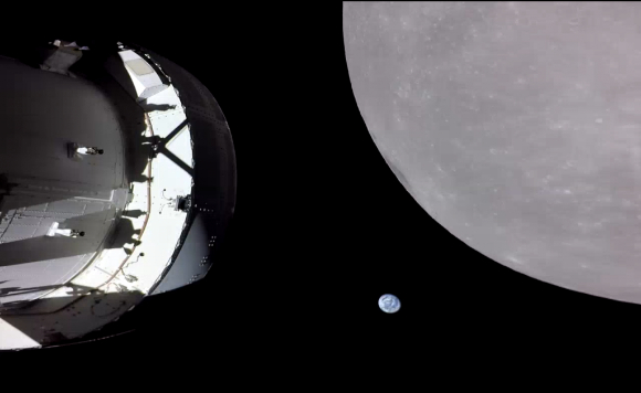 아르테미스I이 촬영한 달과 지구. [사진=NASA]